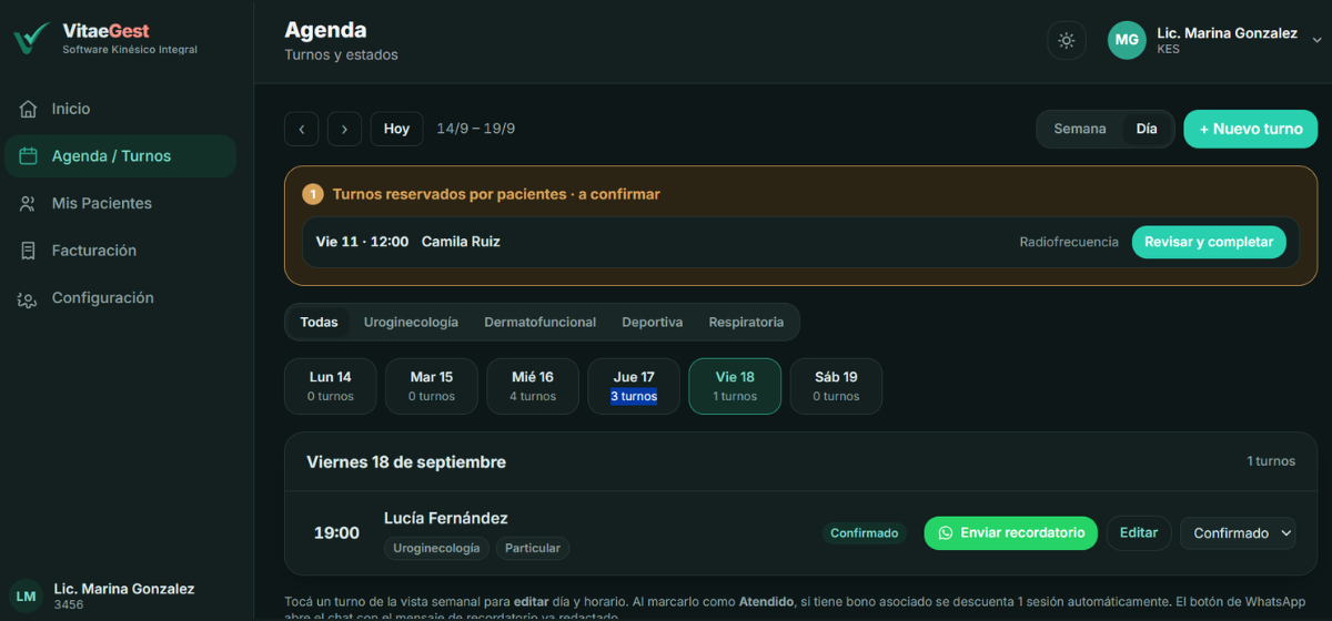 Agenda semanal de VitaeGest con la bandeja de turnos reservados por pacientes y el botón de recordatorio por WhatsApp